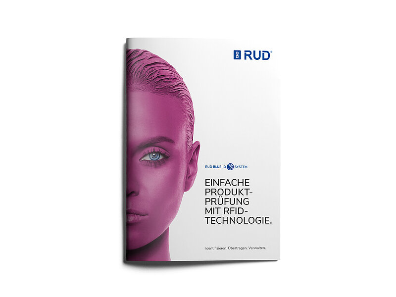RUD Broschüre zum Blue-ID System mit RFID-Technologie, Titelbild mit halbseitig pink gefärbtem Frauenporträt und Text 'Einfache Produktprüfung mit RFID-Technologie'.