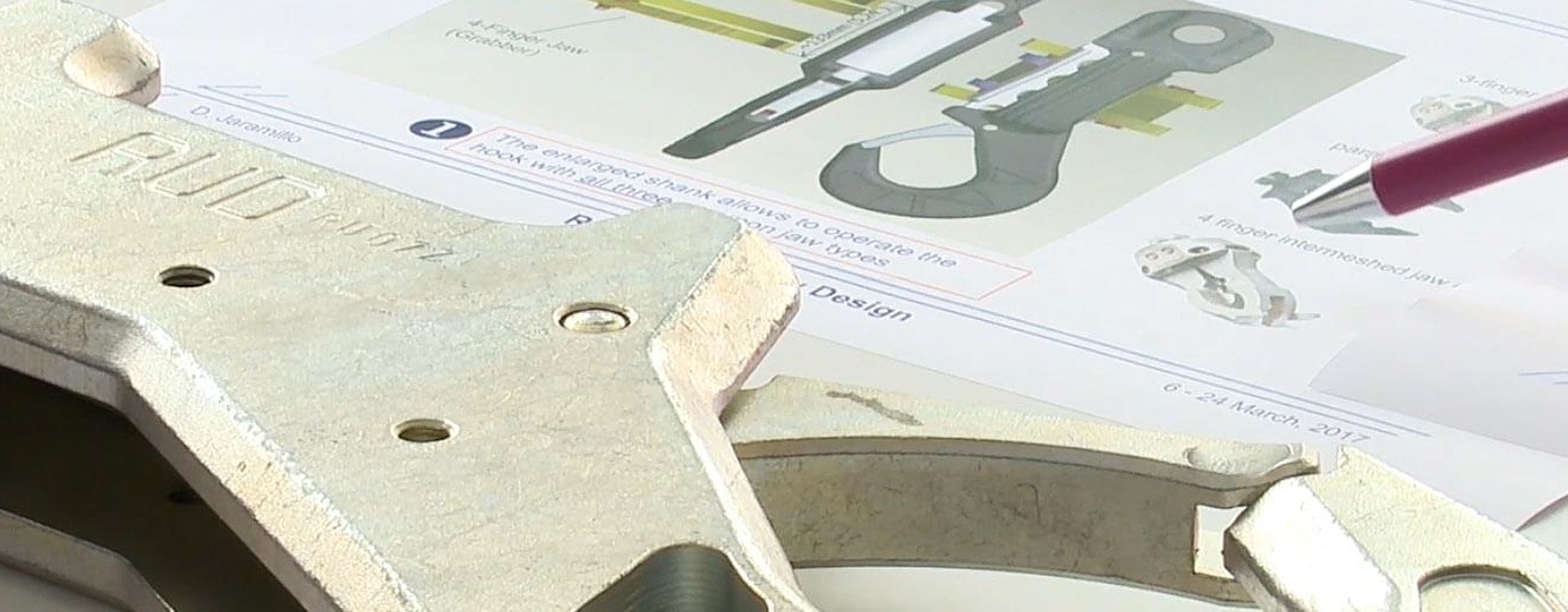 Technische Zeichnung und Bauteil eines RUD-Hakens mit Fokus auf Design und Funktionsprinzip.