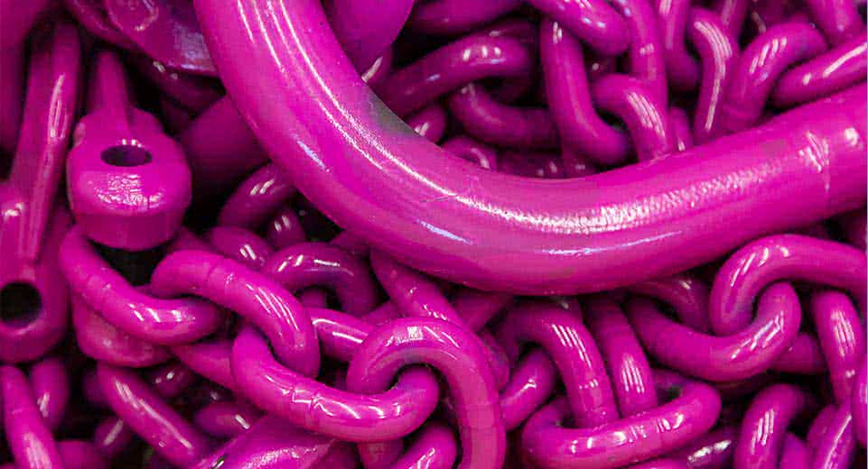 Verschiedene Verbindungselemente im RUD-typischen Pink