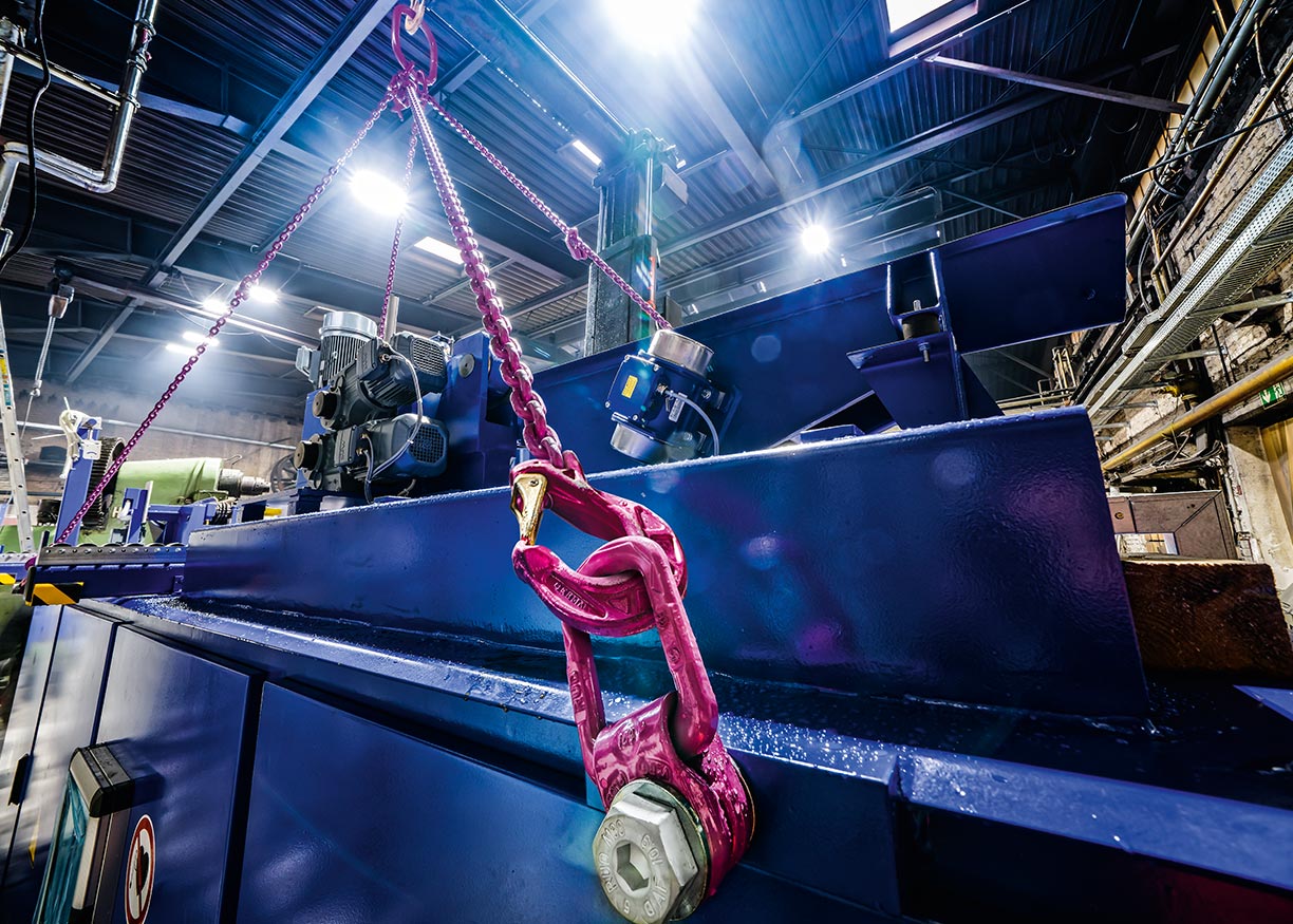 Anschlagmittel und -punkte in industriellem Einsatz